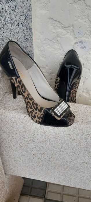 Sapatos senhora  lindosde couro verniz