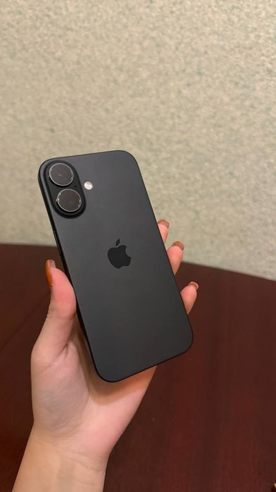 Apple iphone Айфон 16 128гб чорний