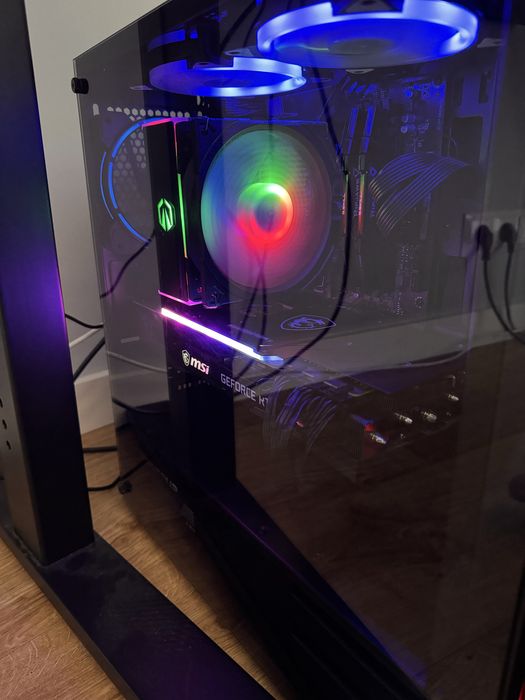 Komputer gamingowy z monitorem 2k + peryferia