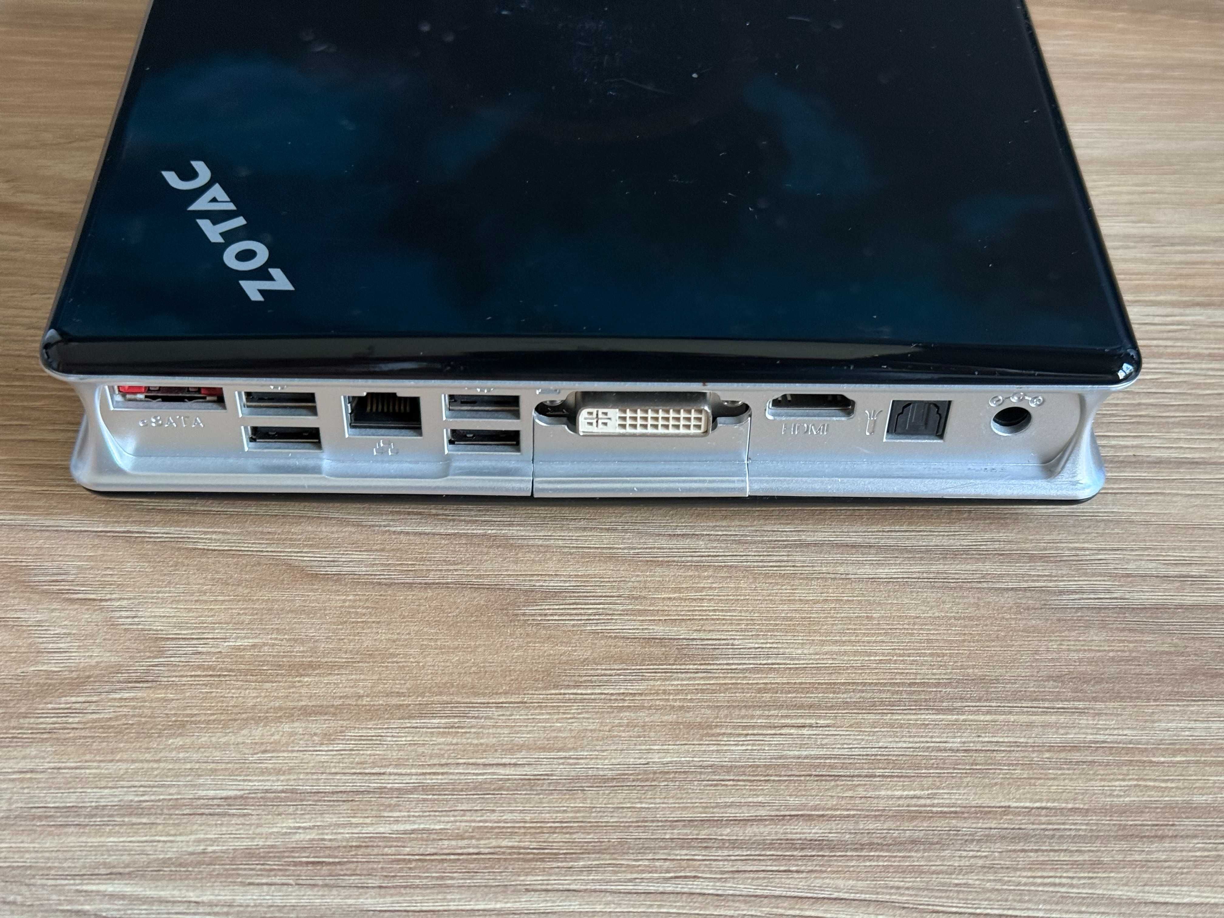 Komputer ZOTAC Mini PC (Intel Atom D510, 2GB RAM, 250GB HDD)