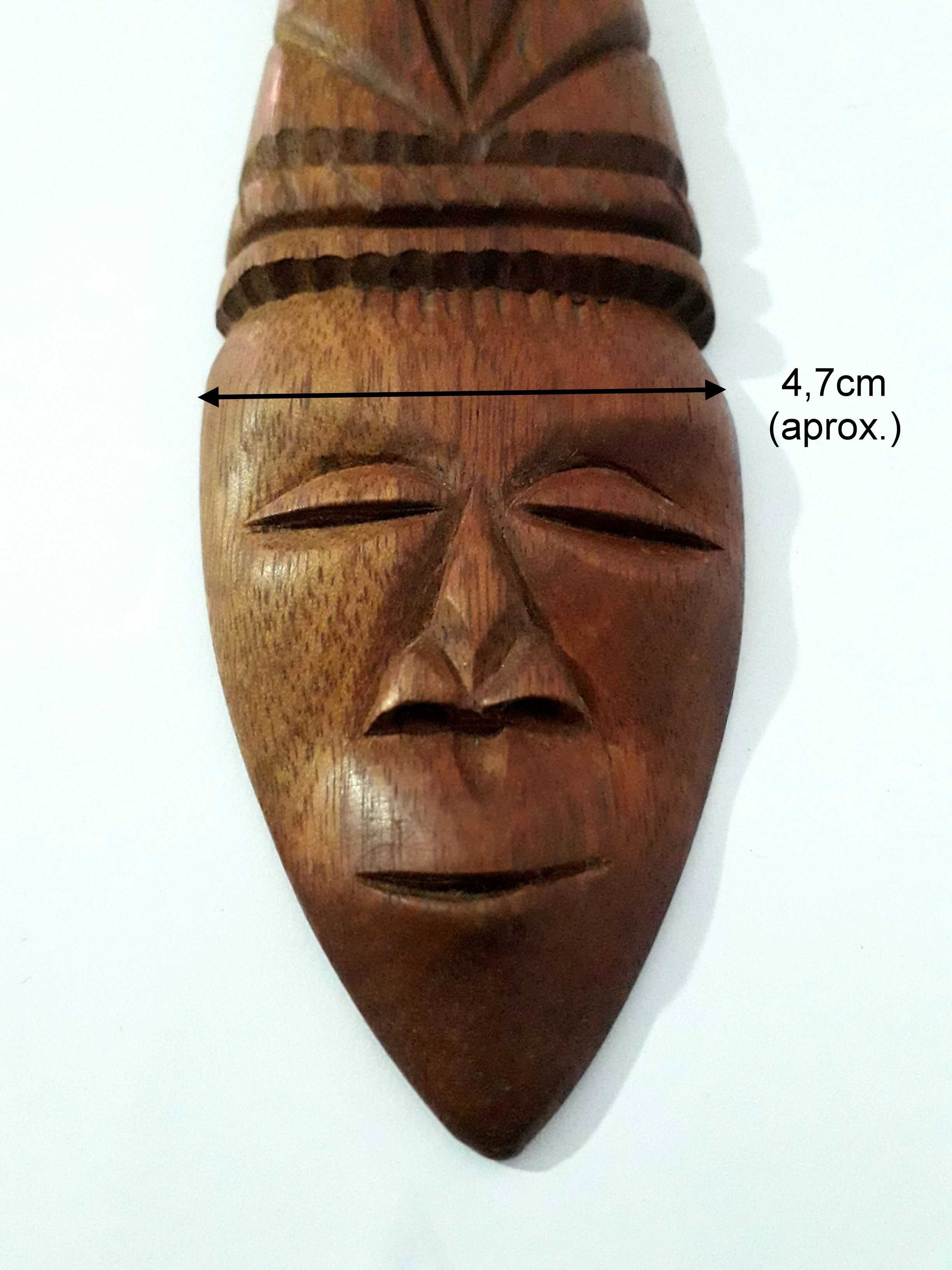 Máscara tribal decorativa em madeira (Cuba)
