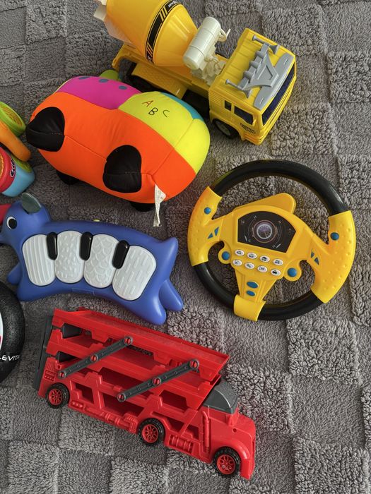 Музичні дитячі іграшки