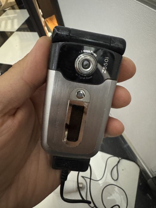SonyEricsson Z550i