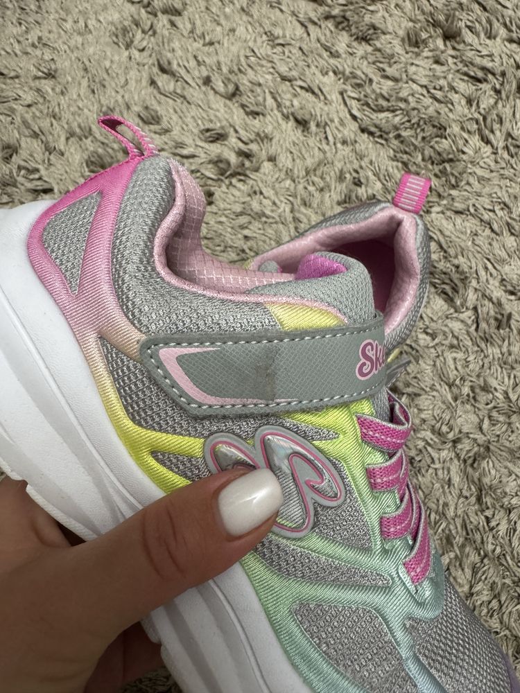 Поодам бу кроссовки skechers 20,5 cm