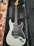 Guitarra ST c/ captação ativa EMG