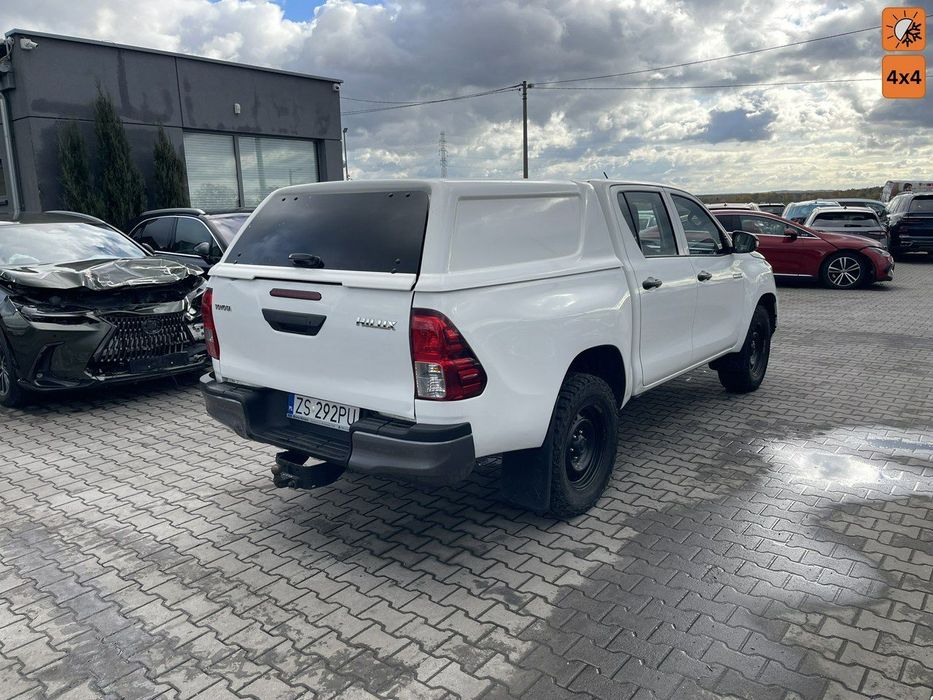 Toyota Hilux 4x4 Klimatyzacja HAK Zabudowa Salon Polska