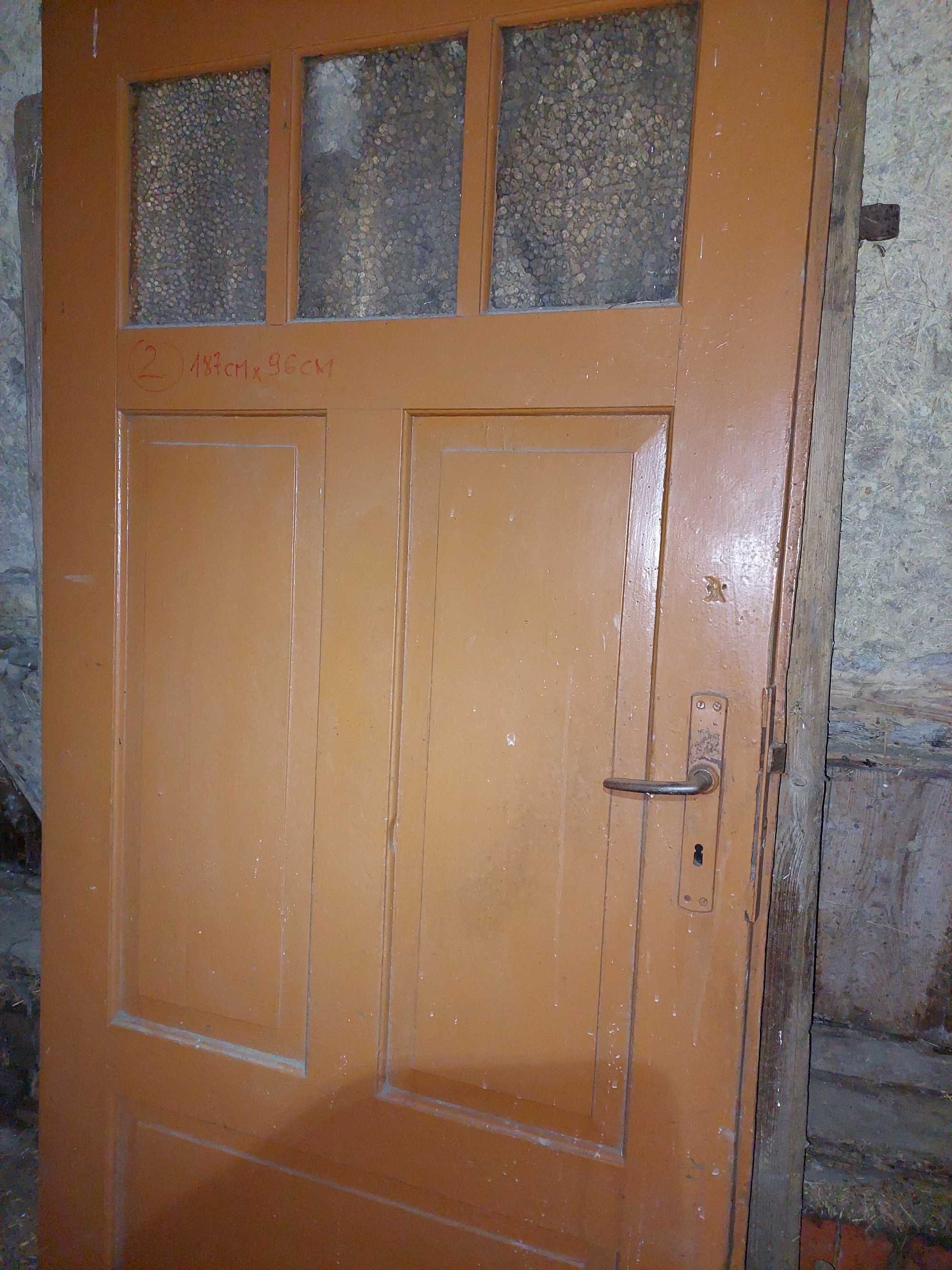 stare drzwi / zabytkowe drzwi / drzwi drewniane / drzwi retro