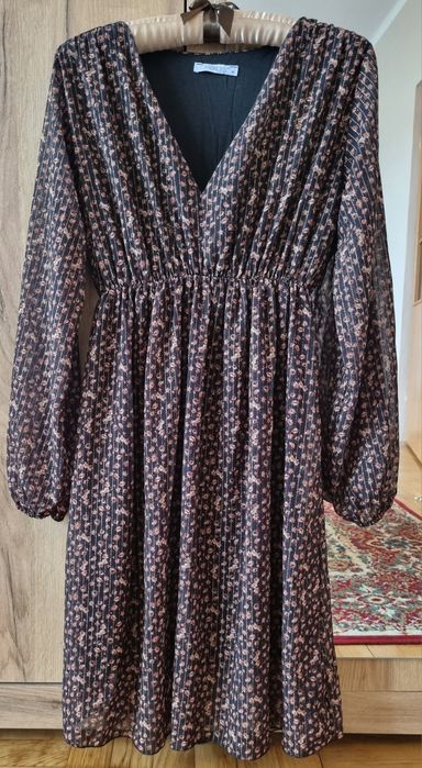 Sukienka w kwiaty M