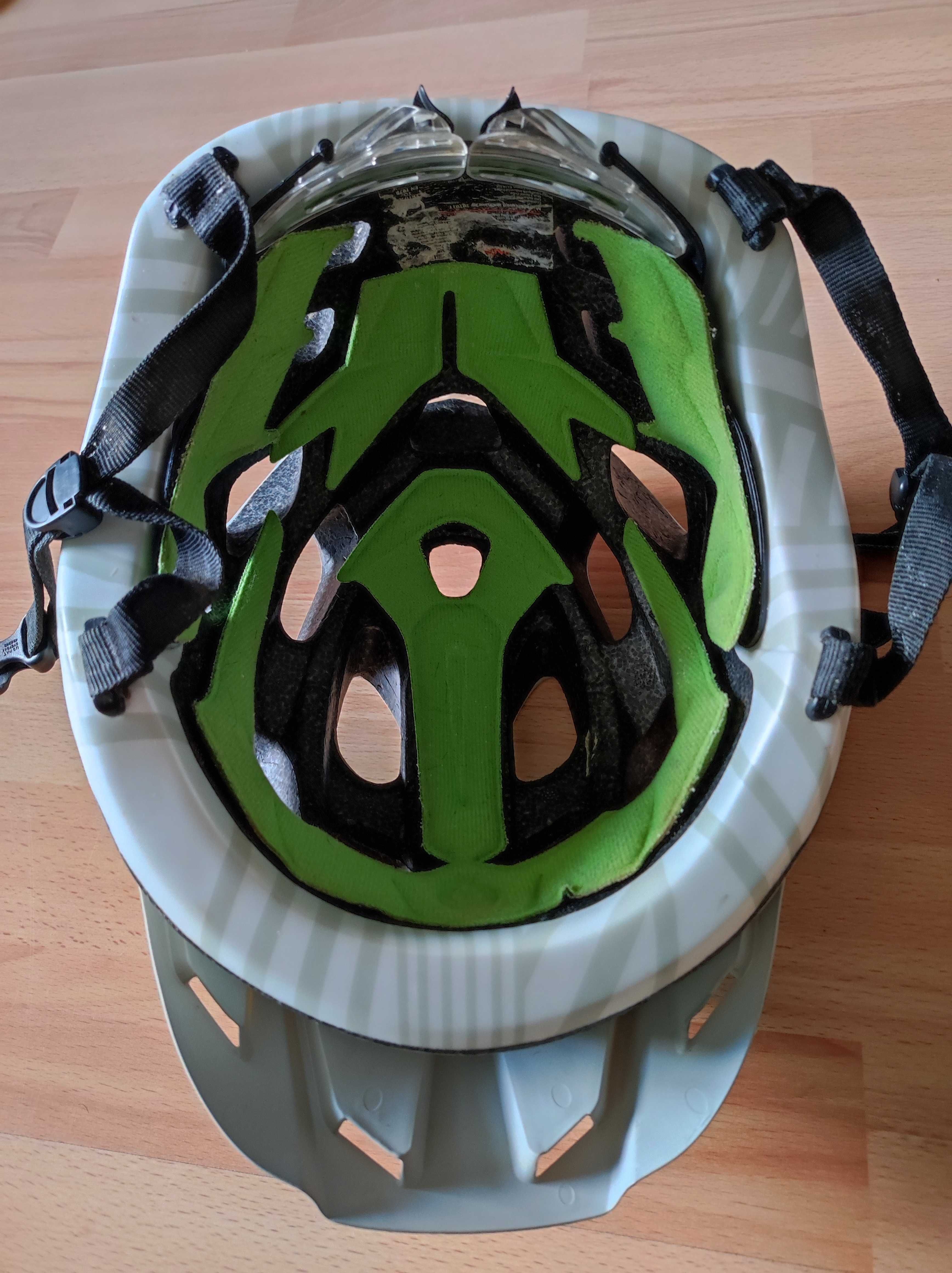 Material BTT [selim, camelback, capacete..)