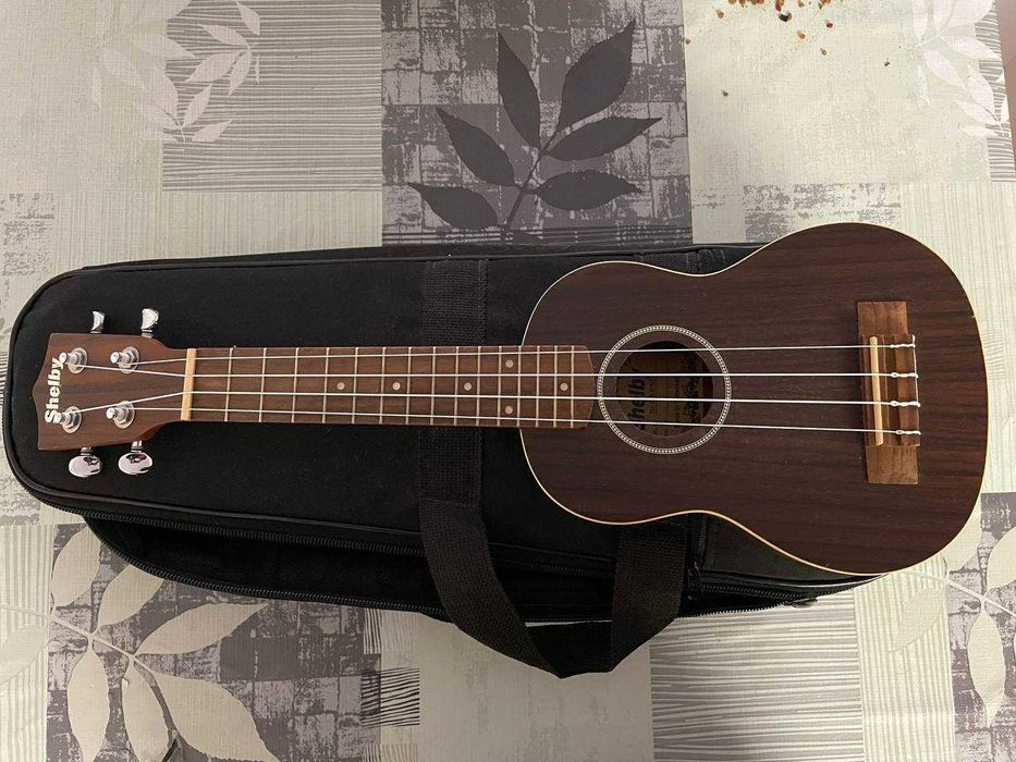 Ukulele Shelby SU-21R STNT (Soprano) + Bag acolchoada
