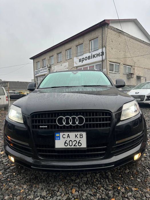 В продажі Audi Q7