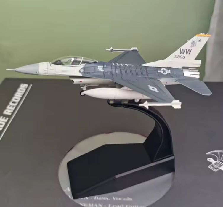 Модель літак АН-225 Мрія та F16C