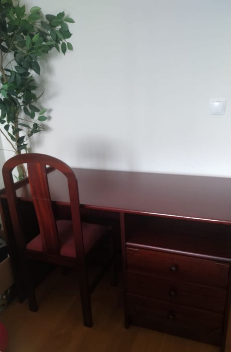 Secretária e cadeira madeira maciça