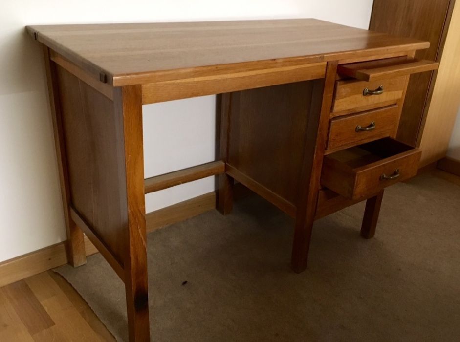 Secretária em carvalho