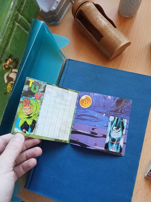 Albumy na naklejki chipicao,chio,dragon ball,Magiczne sztuczki,arena