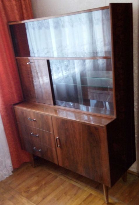 Сервант з натурального дерева(Польща)