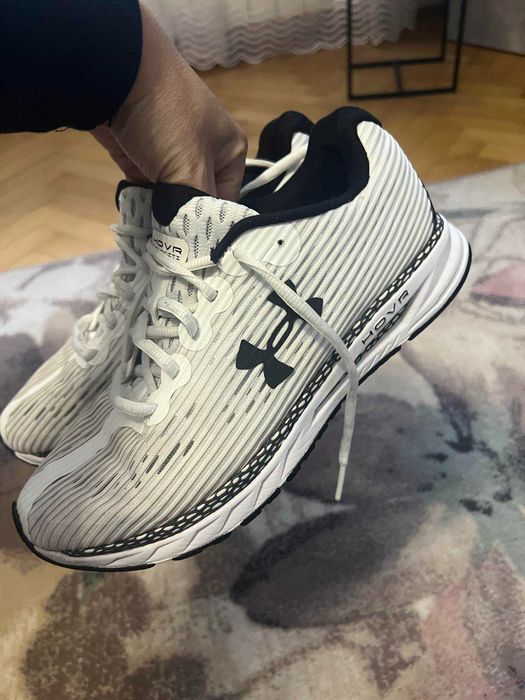Buty Under Armour 42 oryginalne stan super