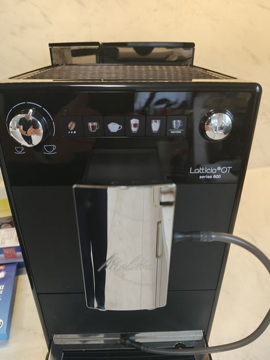 Ekspres do kawy MELITTA Latticia OT F30 0-100 Czarny na gwarancji