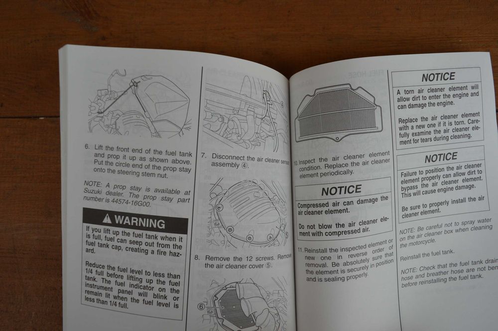 Suzuki GSR 750 SERWISÓWKA + naklejka