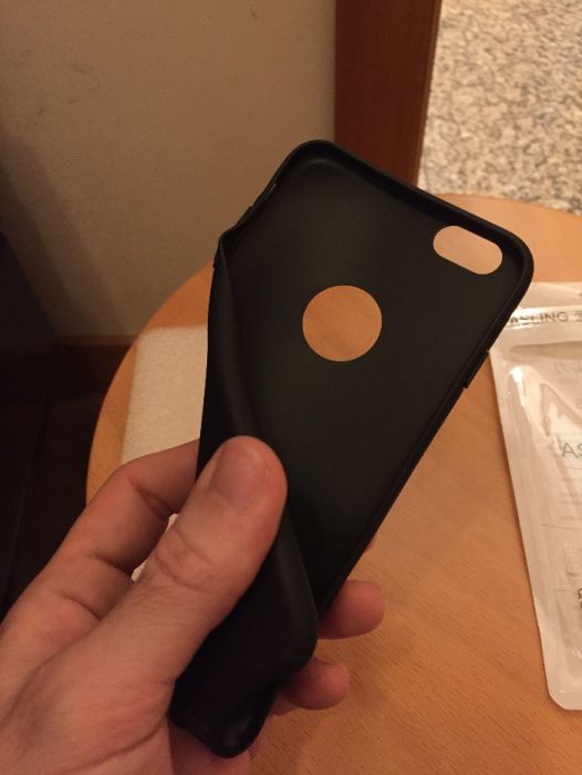 Capa TPU iphone 6/6S plus preta, nunca foi usada.