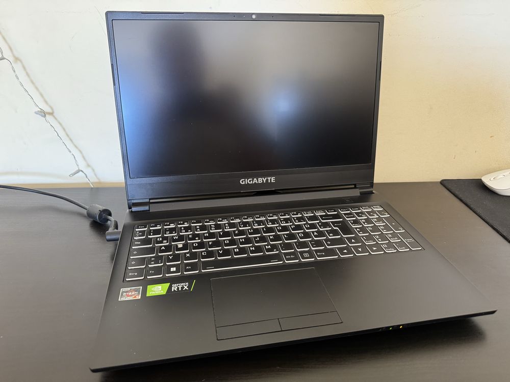 Laptop Gigabite A5 RTX3060