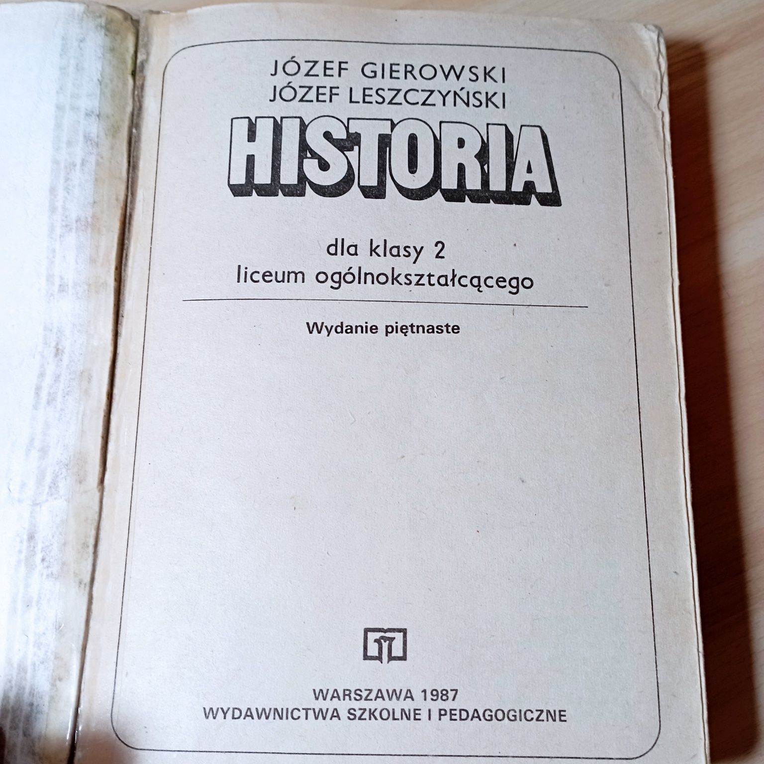 Historia. trzy różne podręczniki. 1984r.