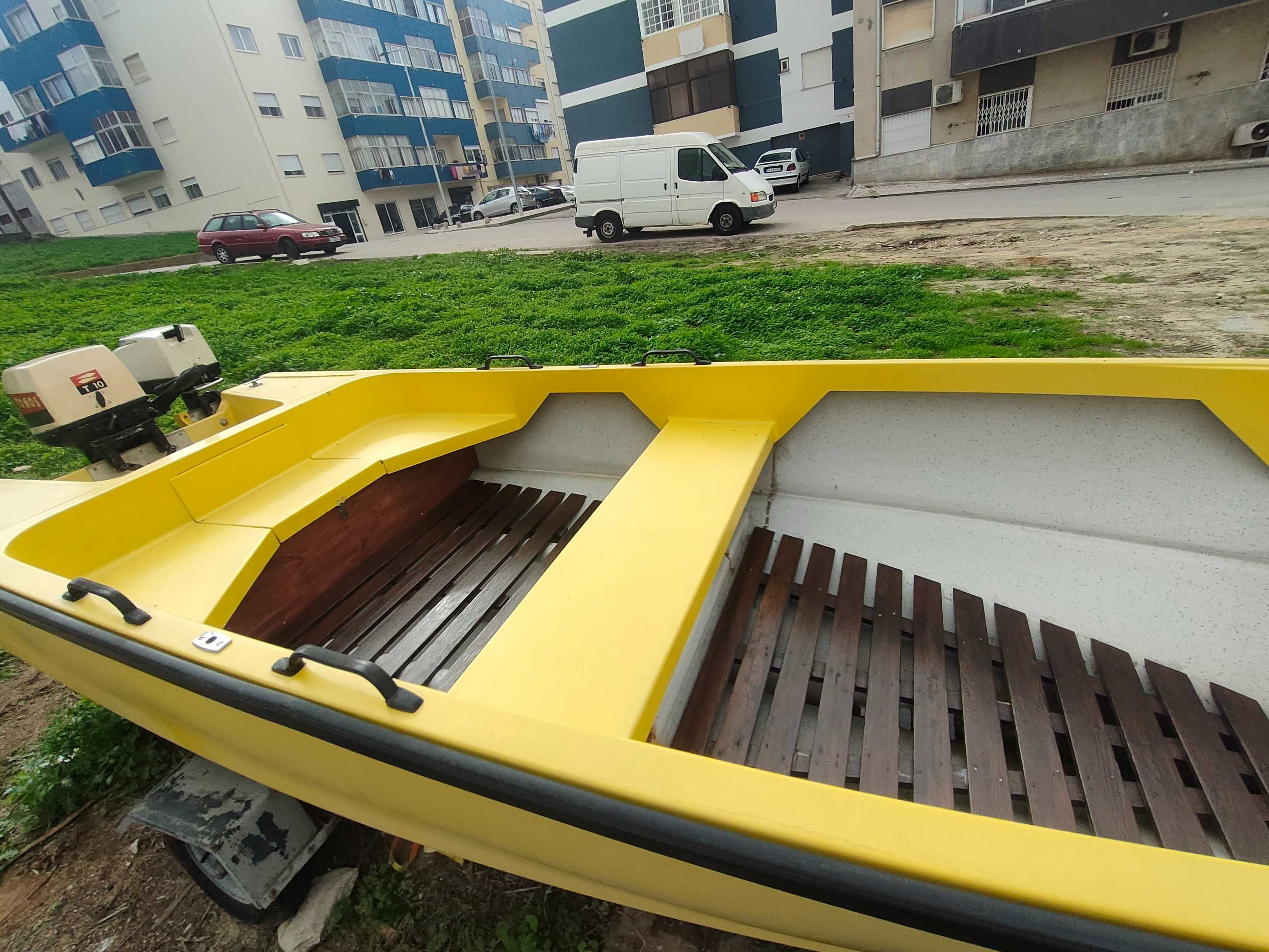 Barco Ockelbo com reboque