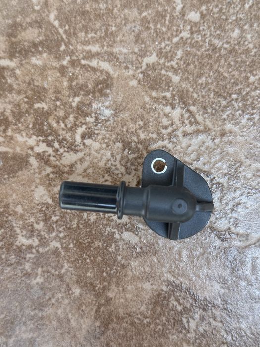 Штуцер вакумного насоса Jeep Compass 2017 18 19 20 21 22 23