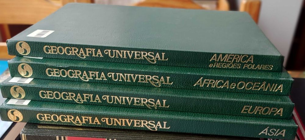Geografia universal - 4 volumes grandes