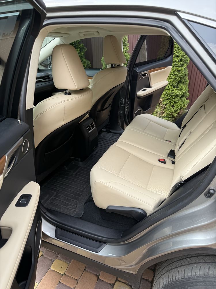 Продаю Lexus RX 450h 2021р