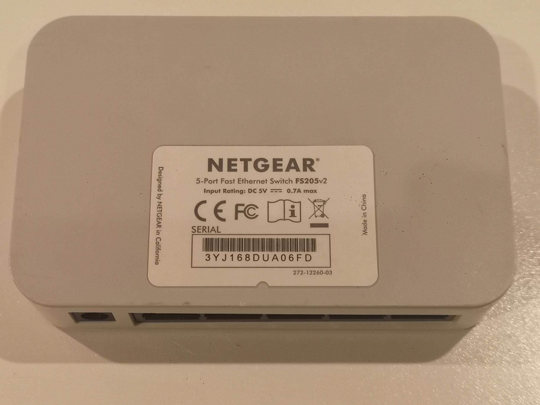 Netgear F205 v2 router sieciowy