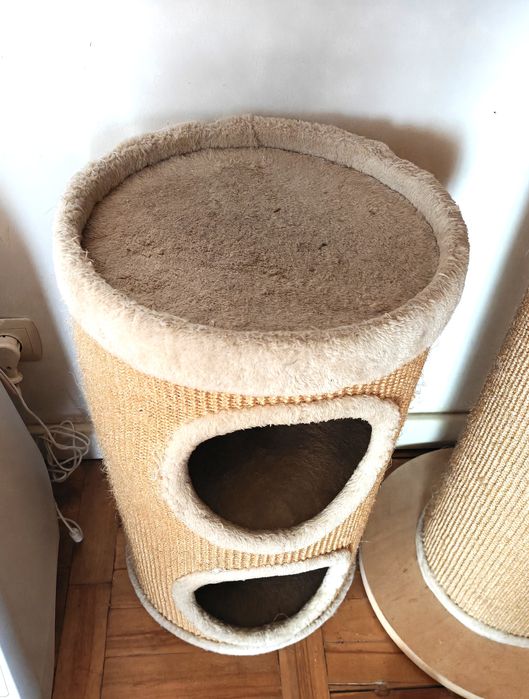 Drapak dla kota tuba szeroka z matą sizalowa a nie z juty .