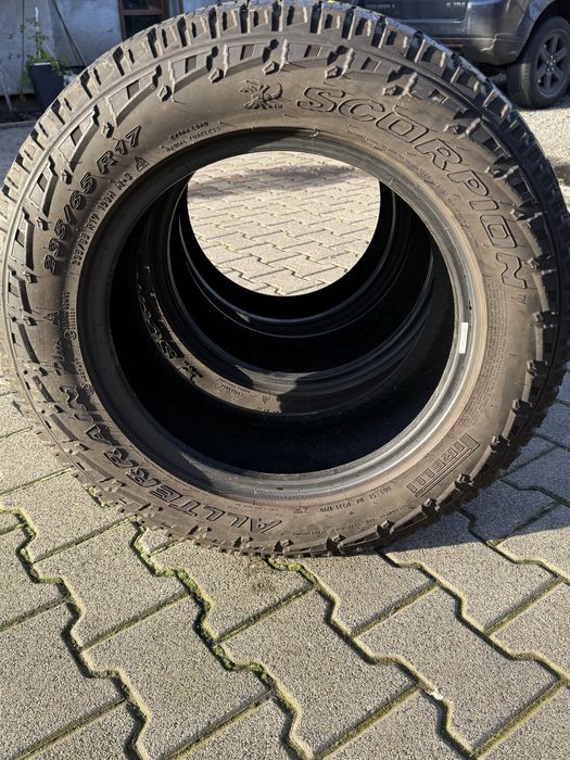 Opony Pirelli wielosezonowe 235/65 R17 Scorpion Allterrain