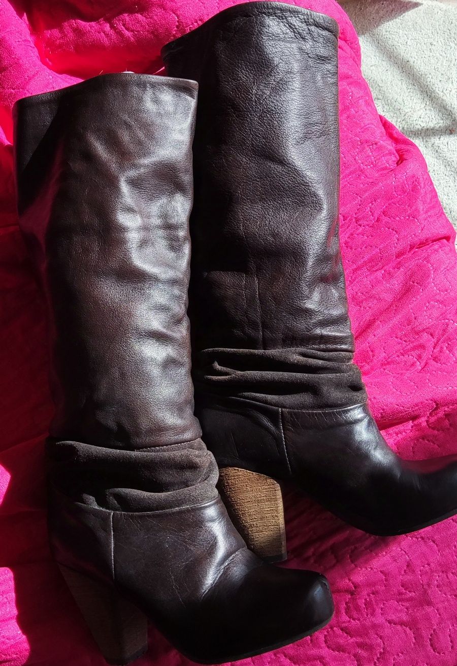 Botas de cano alto castanho 35