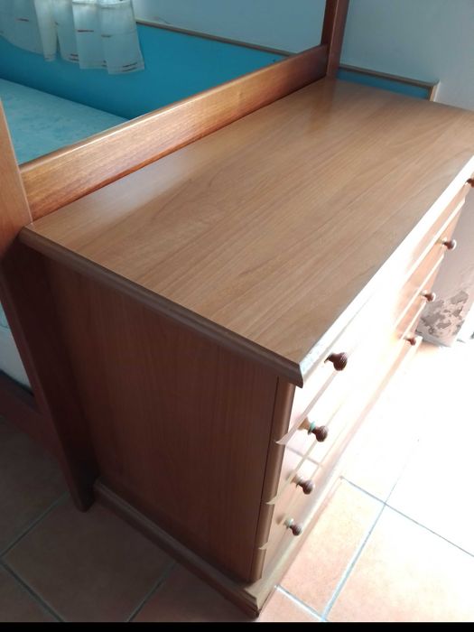 2 cómodas (4 gavetas)