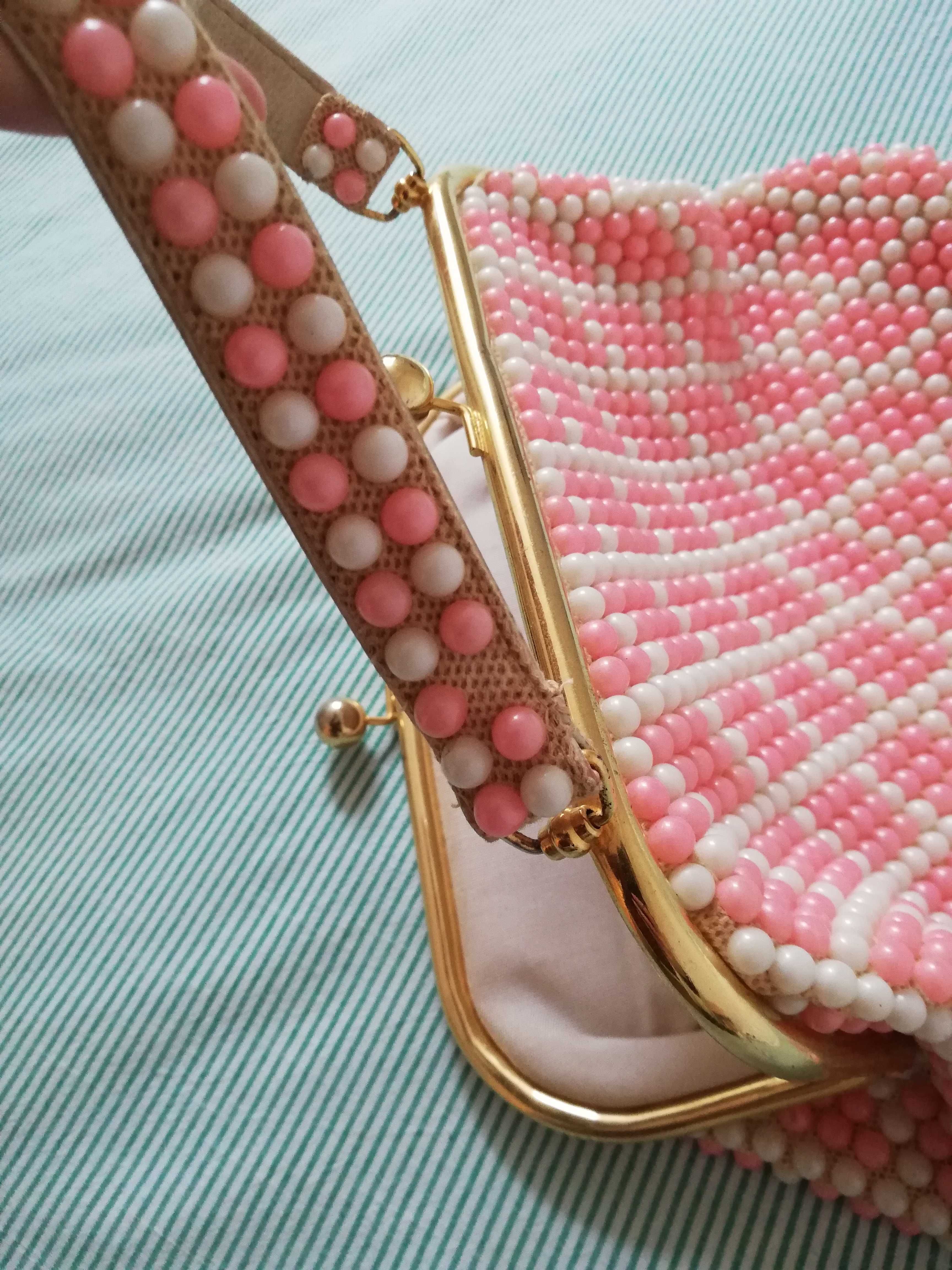 Mala vintage com pérolas