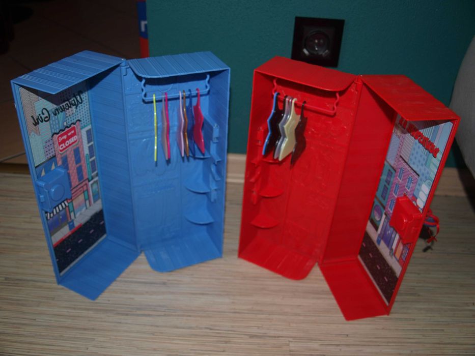 Zestaw dwóch szaf LOL Surprise OMG na ubranka z wieszakami jak nowe!!