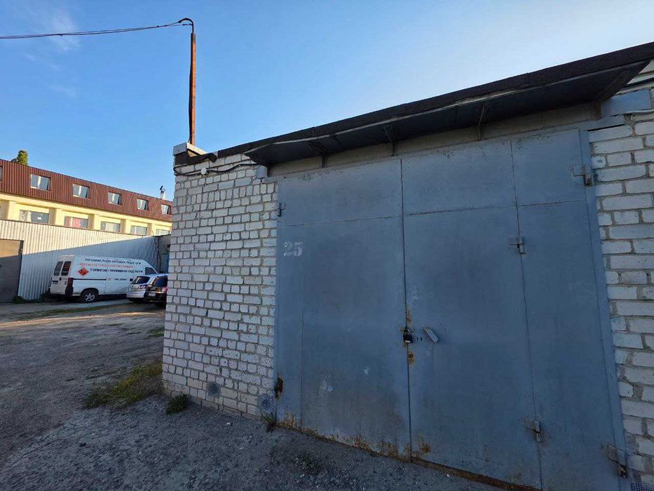 OS4 Продам жб гараж Сергеевская 27 метро Киевская В подарок прицеп Лев