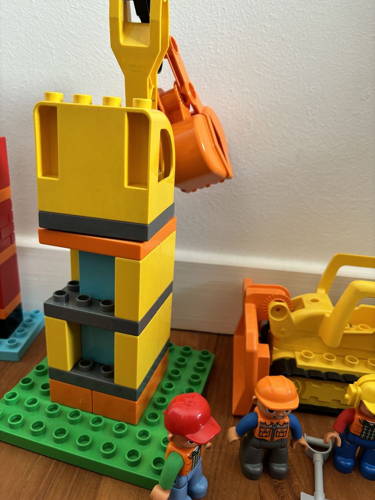 Lego Duplo budowa wywrotka dźwig spychacz + gratis ludzik i szczypce