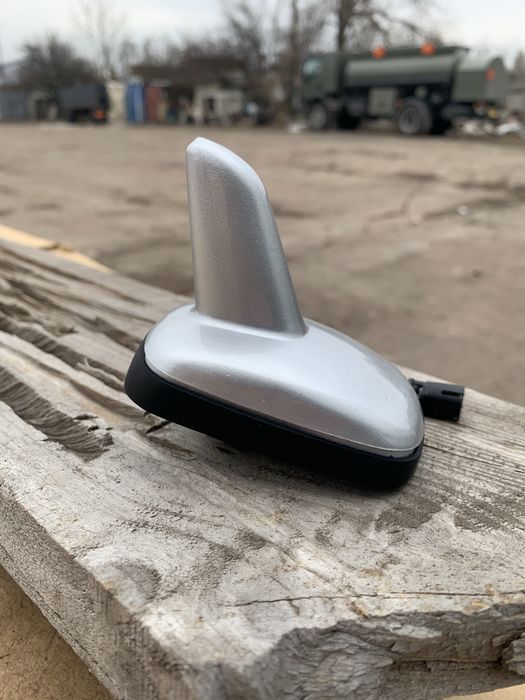 Продам антену ʼплавникʼ VAG