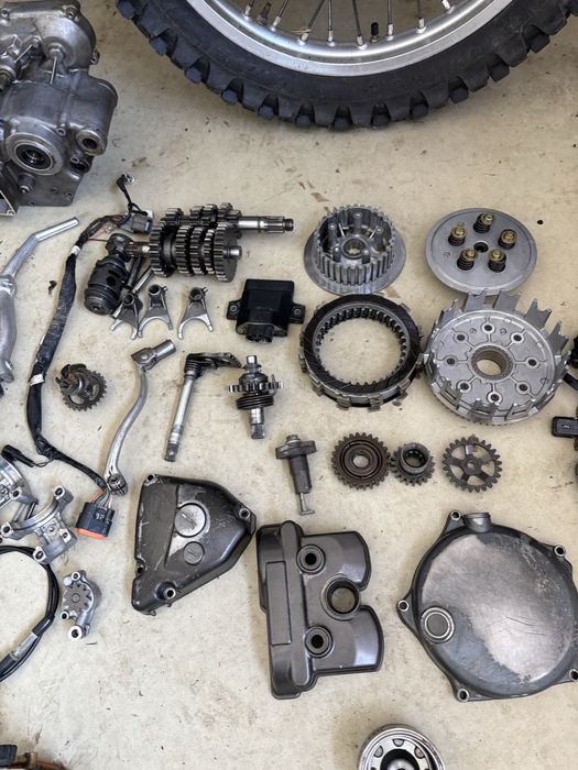 Części SUZUKI RMZ250 R 04-06 Głowica Kartery Skrzynia Moduł Sprzęgło