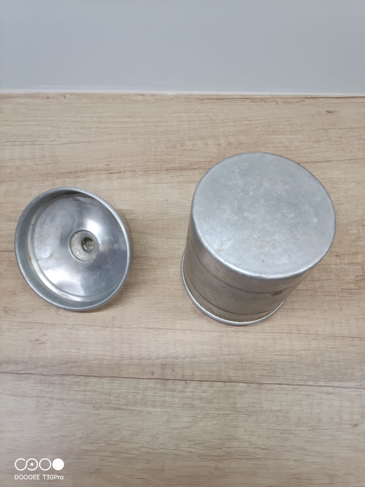 Stary aluminiowy pojemnik na cukier, PRL