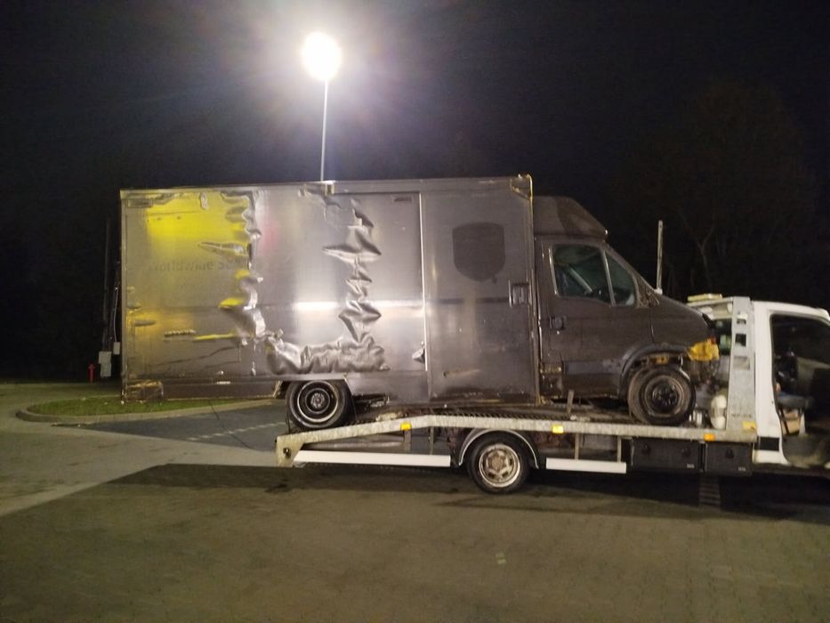 Iveco daily  35s12 tylny most kom.z kołami i resorami z automatu 40:9