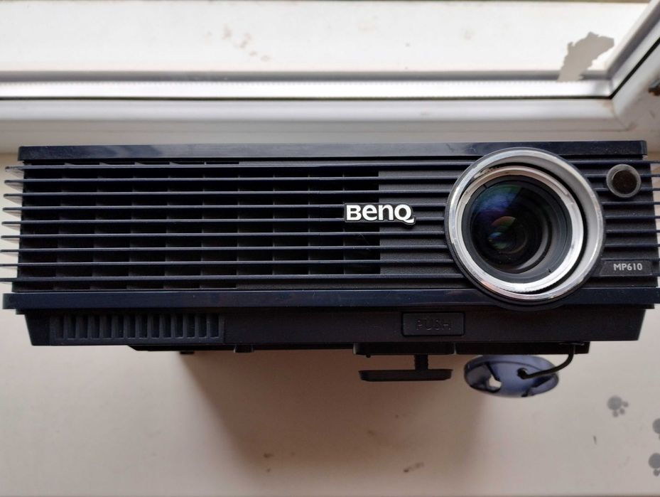 Проектор BenQ MP610