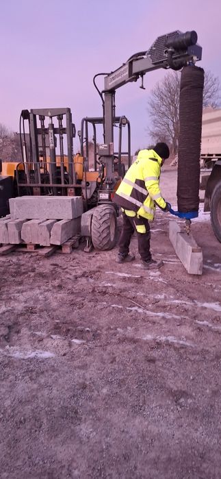 Układarka do kraweznikow samojezdna Transmanut, Probst, Optimas