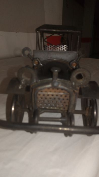 Rolls Royce modelo antigo feito a mão