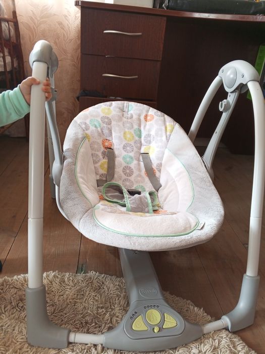 гойдалка для немовлят