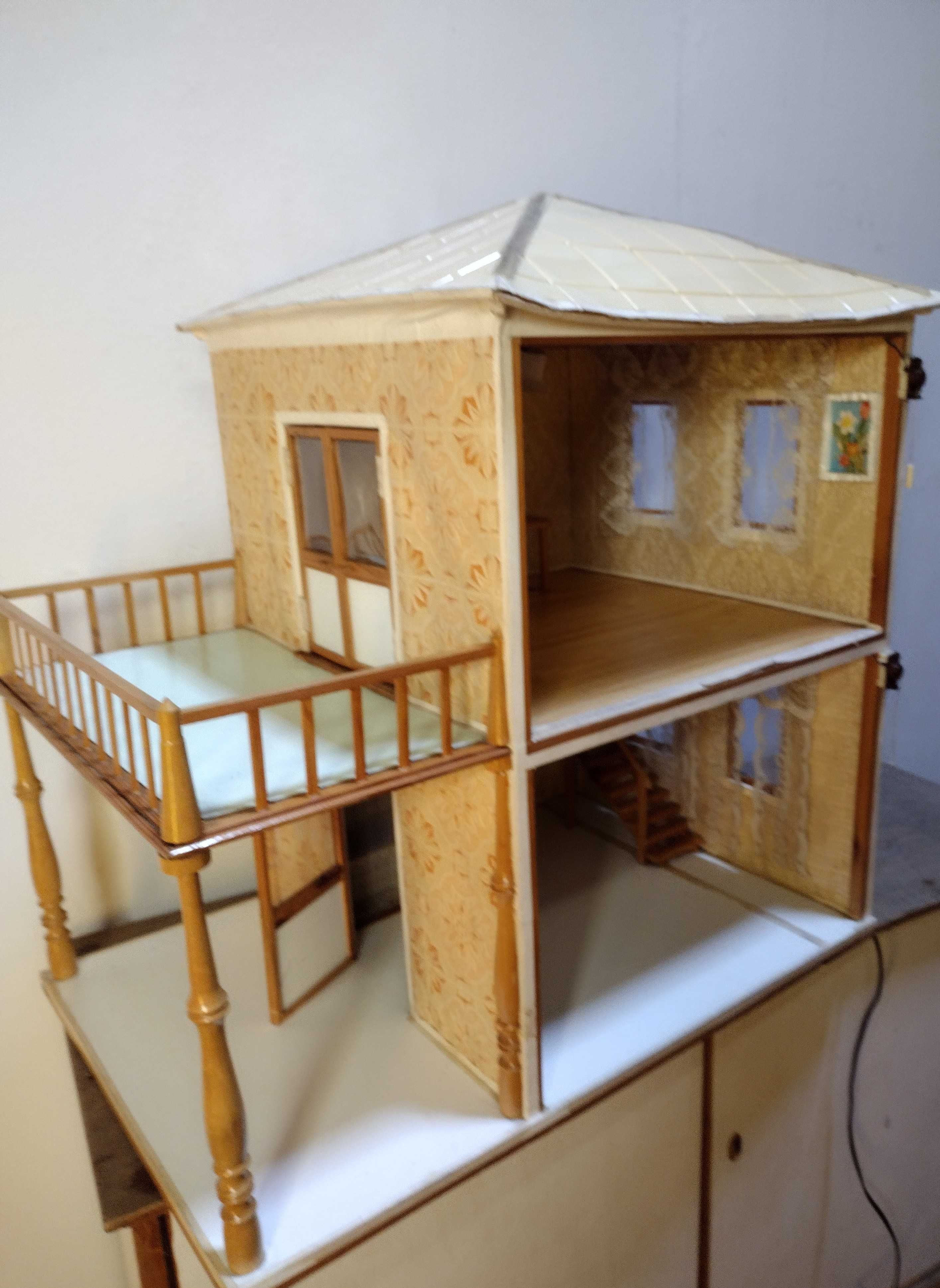 Domek dla lalek drewniany piętrowy (odbiór osobisty - nie przesyłam)