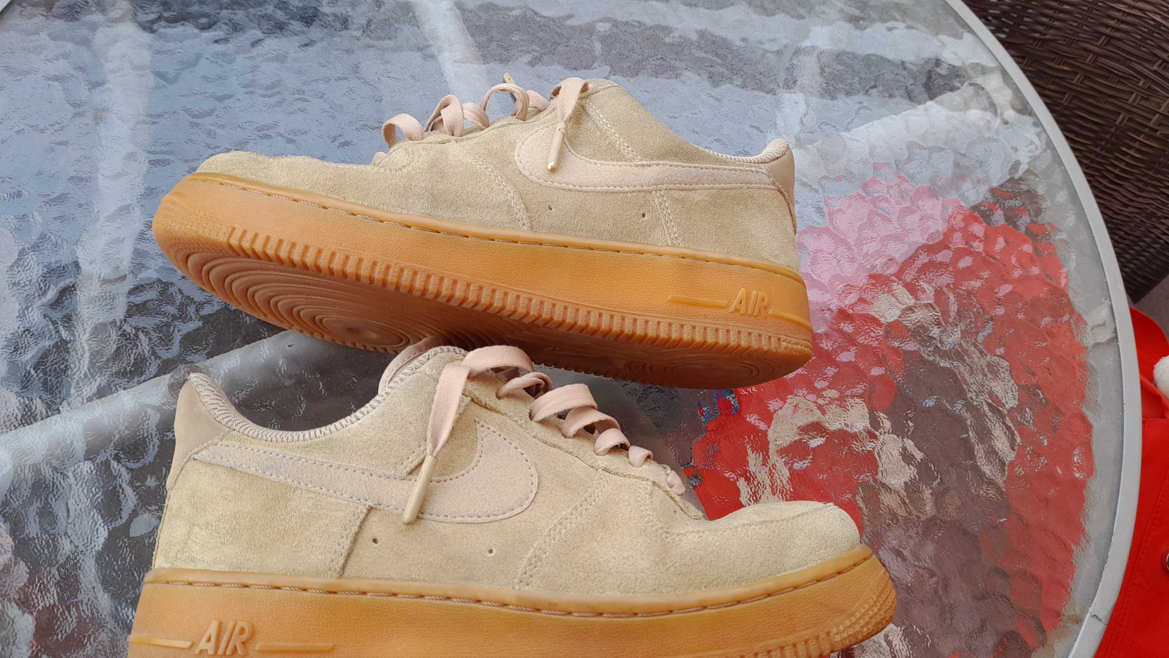 Buty Nike Air Force 1  r. 38,5