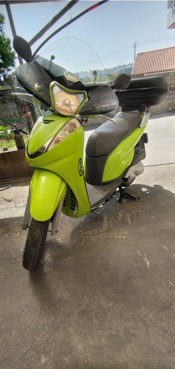 Honda 300cc Scooter SH /Honda CB 500c.c ano 2000 43kw Porto Gondomar.